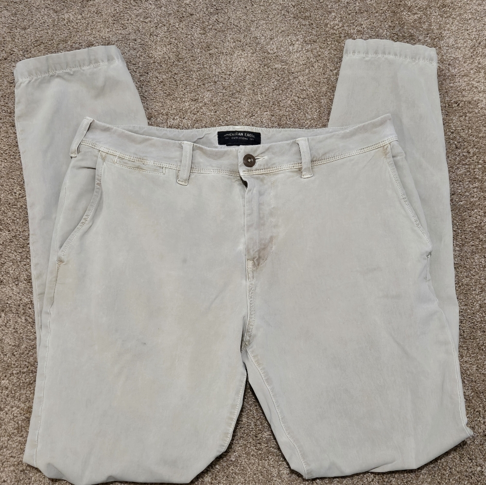 Mens American Eagle size 32×34 khaki slim straight pants